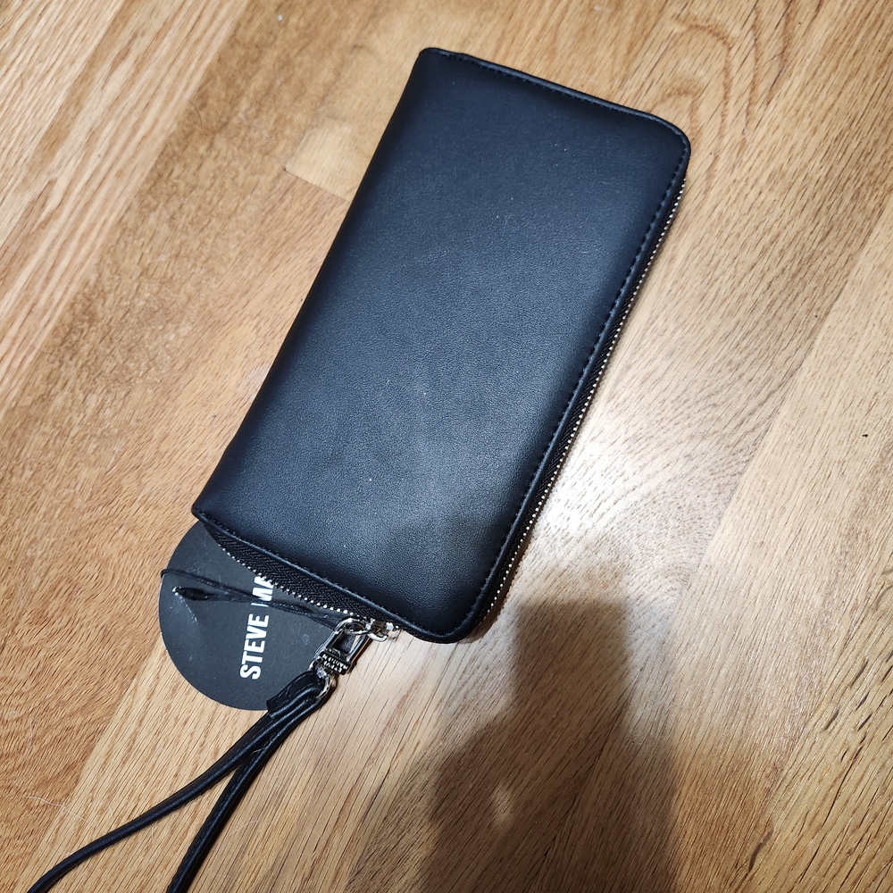 Steve Madden Black Wristlet Wallet - Picture 3 of 7